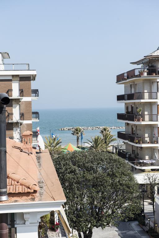 Hotel Gabbiano Porto San Giorgio Exterior photo