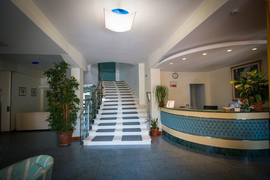 Hotel Gabbiano Porto San Giorgio Exterior photo