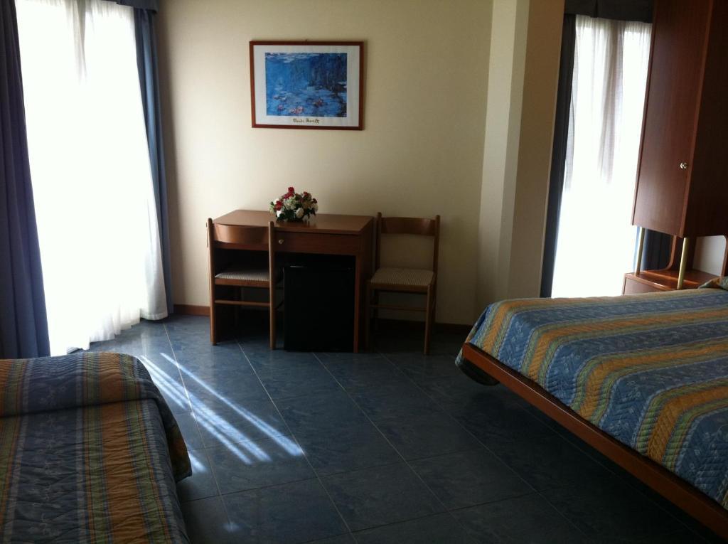 Hotel Gabbiano Porto San Giorgio Room photo