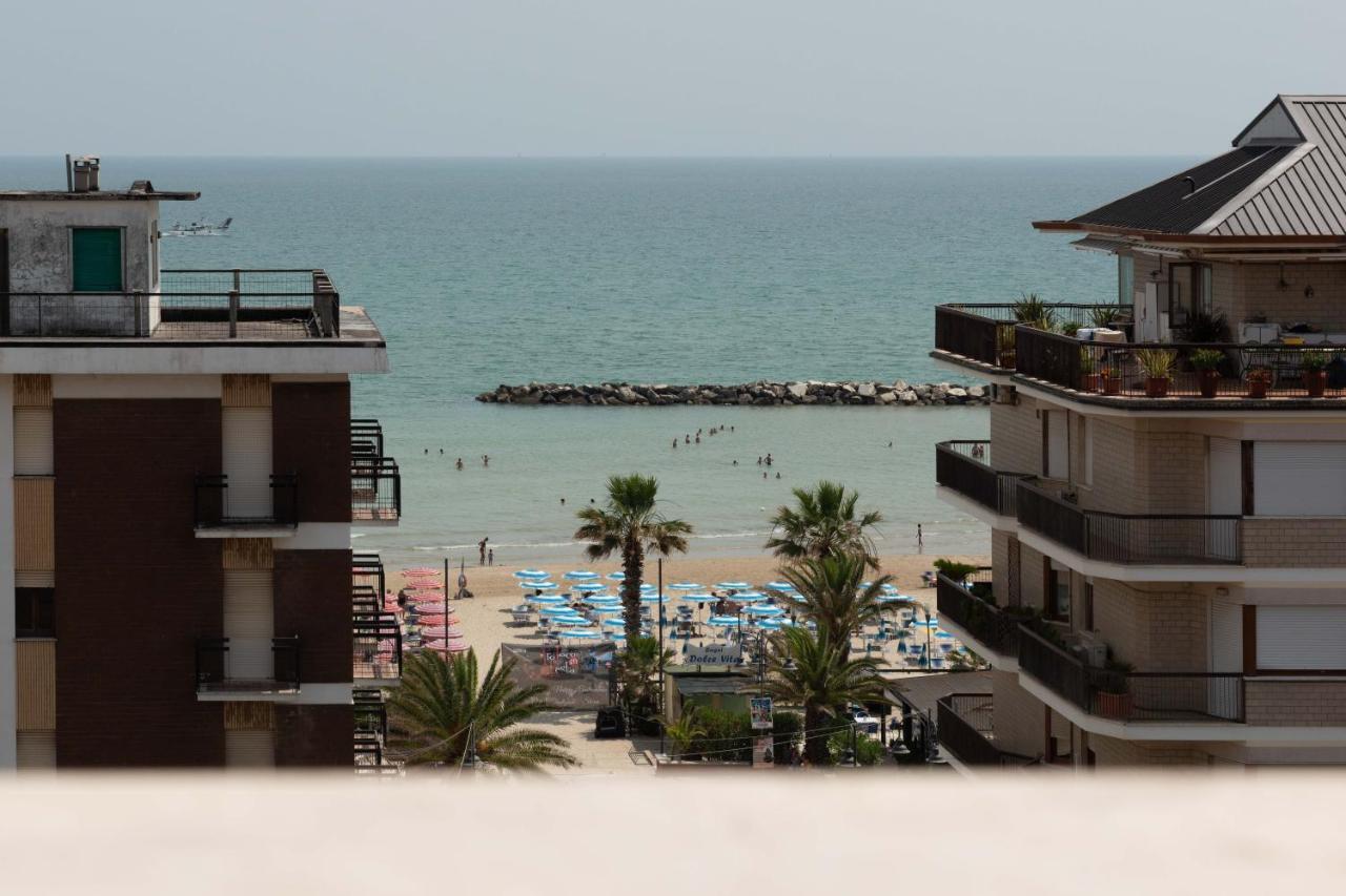 Hotel Gabbiano Porto San Giorgio Exterior photo