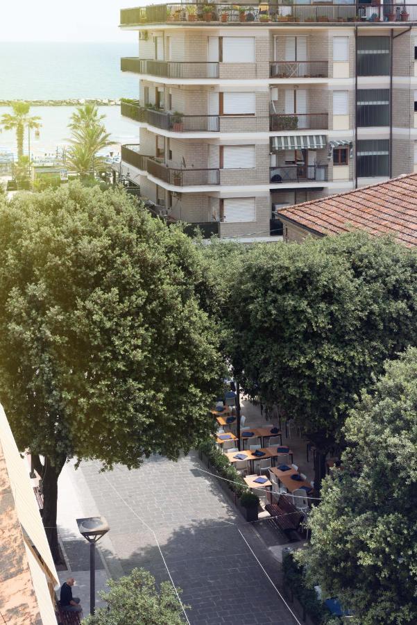 Hotel Gabbiano Porto San Giorgio Exterior photo